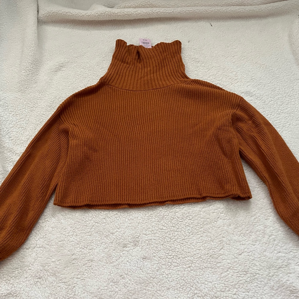 Cute fall crop tops! Size is x small! Tags on!